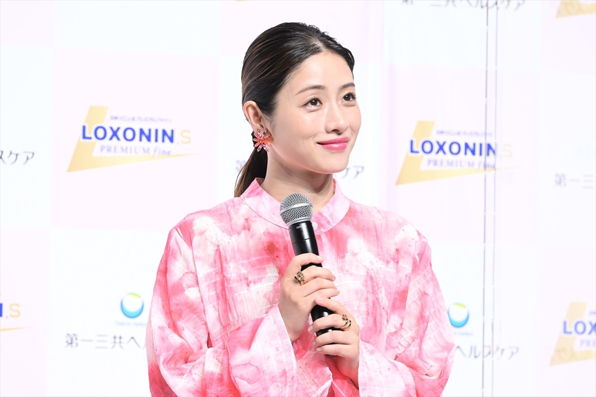 石原さとみ、第1子出産後初のイベント登場で母の顔「守るべきものができるとすごく大変」