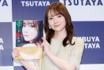 1st写真集発売記念会見に出席した乃木坂46・田村真佑