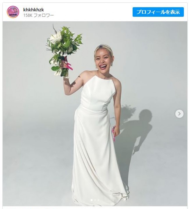 エルフ荒川、イメージ激変のウエディングドレス姿　※「荒川（エルフ）」インスタグラム