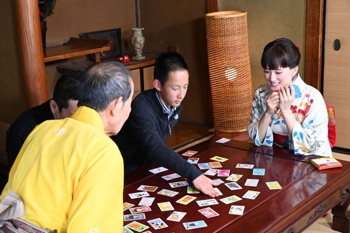 綾瀬はるかと木久扇がロケ企画挑戦！　元日恒例『笑点』お正月特番、24年も放送