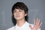 北村匠海、ドラマ『星降る夜に』制作発表記者会見に登場