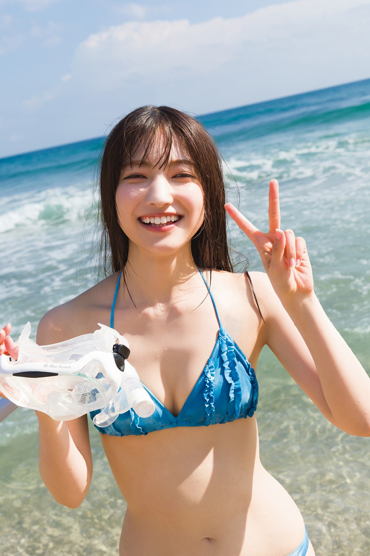 櫻坂46・大園玲、水着カットを初公開　お気に入りの“鮮やかな青の水着”で