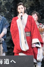 牧島輝、舞台『キングダム』帝劇公演千穐楽 達成記念会見に登場