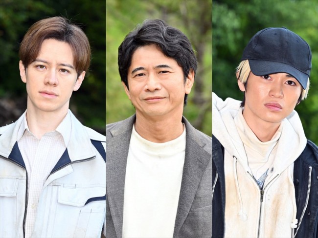 金曜ドラマ『ペンディングトレイン』に出演する（左から）ウエンツ瑛士、萩原聖人、西垣匠