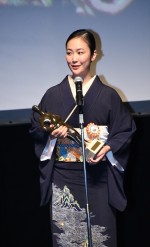 黒木華、第15回TAMA映画賞授賞式に登場