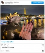 恋人コール・タッカーとの婚約を発表　※「ヴァネッサ・ハジェンズ」インスタグラム