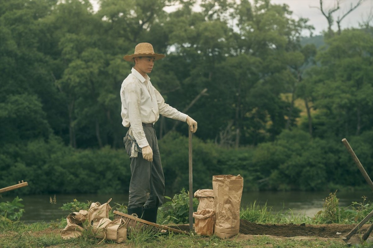 菅田将暉が宮沢賢治の7つの顔を体現　映画『銀河鉄道の父』場面写真7点解禁