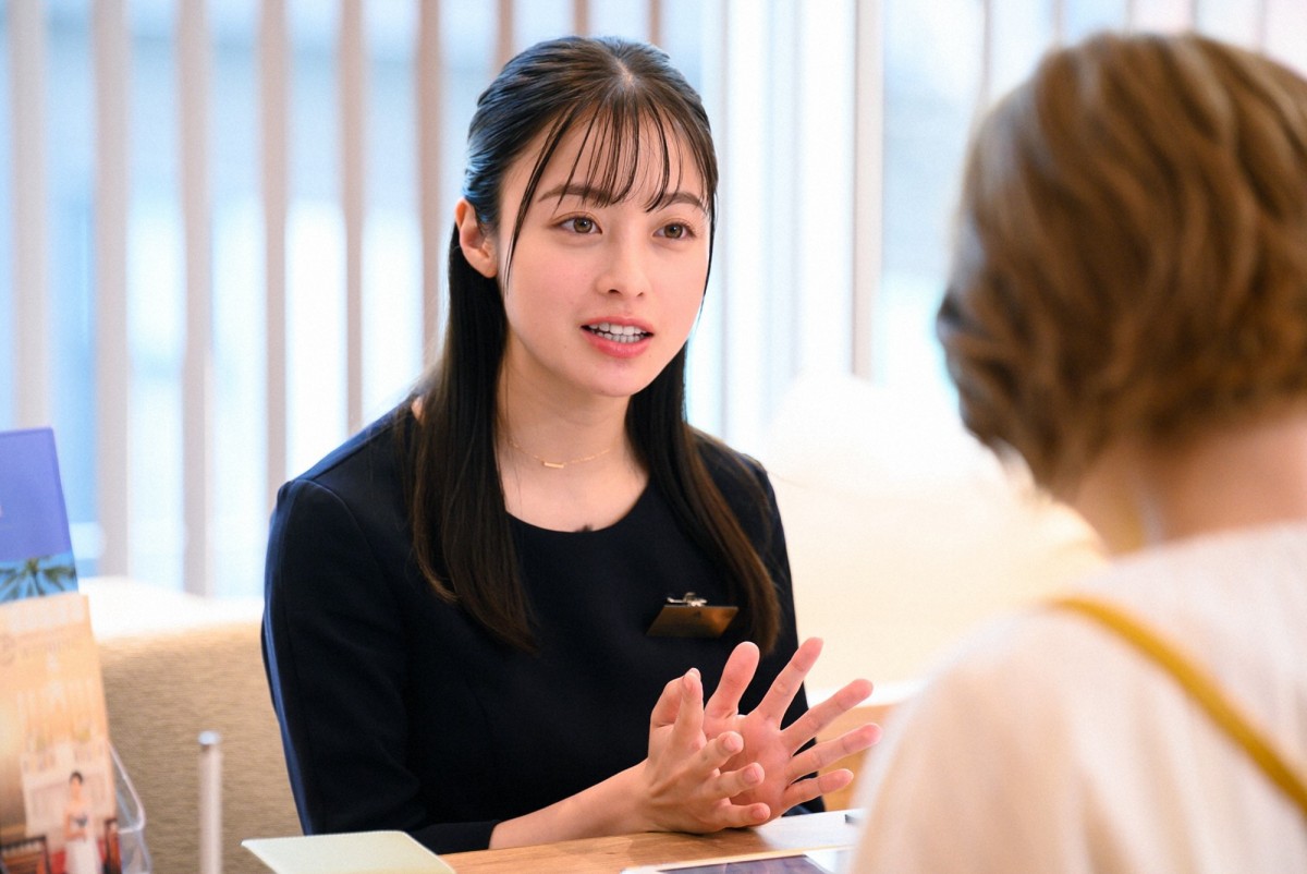 『王様に捧ぐ薬指』“綾華”橋本環奈＆“東郷”山田涼介が結婚式　美しさに絶賛の声「顔面強すぎ」「美男美女」