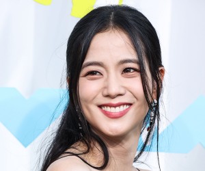 BLACKPINK ジス、大阪公演欠席を日本語で謝罪　「申し訳なく悲しい気持ちです」