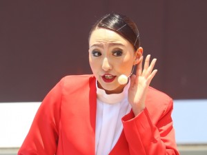 “USJの毒舌キャラ”綾小路麗華、東京タワーに降臨！　舞浜から来たゲストへのツッコミに会場大爆笑