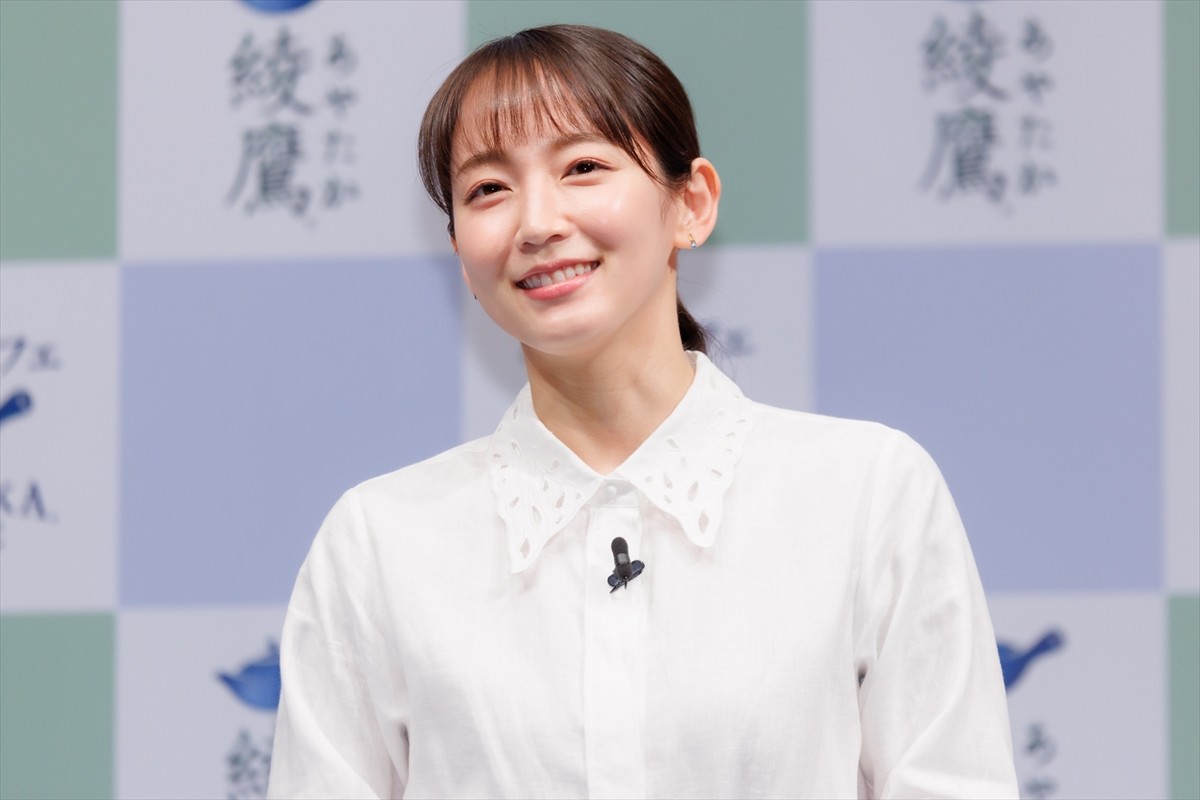 吉岡里帆、リーゼントを下ろしたモグライダー芝に「ギャップ萌えっていうんですか」