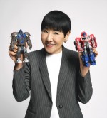 和田アキ子、オプティマスプライマルに変形！　『トランスフォーマー／ビースト覚醒』玩具シリーズアンバサダーに就任