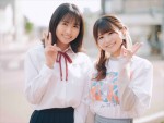 ドラマ『DIY!!‐どぅー・いっと・ゆあせるふ‐』せるふ役の日向坂46・上村ひなの（左）、テレビアニメ『Do It Yourself!! ‐どぅー・いっと・ゆあせるふ』せるふ役声優の稲垣好（右）