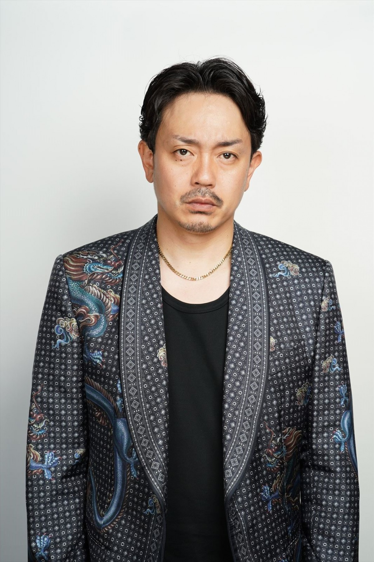 坂口健太郎主演・7月期ドラマ『CODE』三浦貴大、鈴木浩介、臼田あさ美ら7人の豪華追加キャスト一挙発表