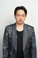 ドラマ『CODE―願いの代償―』に出演する青柳翔