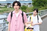 『24時間テレビ46』SPドラマ『虹色のチョーク　知的障がい者と歩んだ町工場のキセキ』より（左から）主演の道枝駿佑、共演の芳根京子