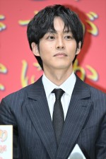 松坂桃李、映画『ゆとりですがなにか インターナショナル』完成報告会見に登場