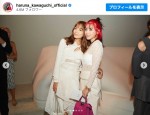 「ミラノ・ファッションウィーク 2023年春夏コレクション」での川口春奈（左）と仲里依紗（右）　※「川口春奈」インスタグラム