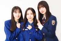 （左から）櫻坂46・村井優、谷口愛季、大園玲