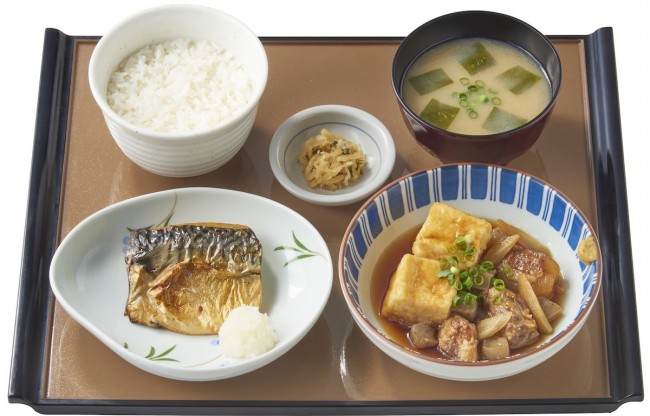 やよい軒“肉豆腐定食”登場！　トロトロに煮込んだ豚バラなんこつ×揚げ豆腐が相性抜群