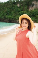 磯山さやか写真集「and more」より