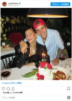 来日したジャスティン＆ヘイリー・ビーバーが結婚5周年を祝うラブラブショットを投稿　※「ジャスティン・ビーバー」インスタグラム