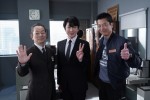 【写真】及川光博、『相棒21』最終回SPに登場！　クランクアップで右京と2人の“相棒”がそろい踏み