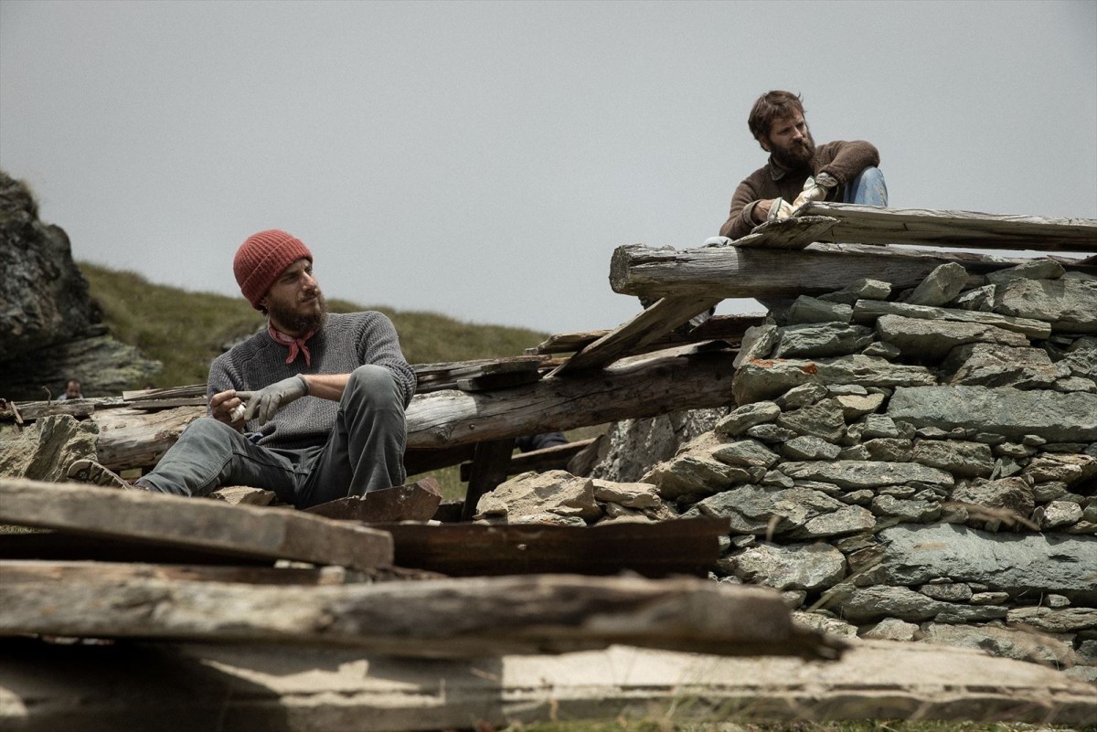 カンヌ国際映画祭・審査員賞受賞作『帰れない山』、予告映像＆イタリアの美しい景色と紡がれる友情を捉えた場面写真解禁