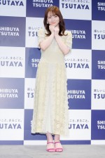 1st写真集発売記念会見に出席した乃木坂46・田村真佑