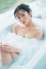 日向坂46上村ひなの写真集『そのままで』より