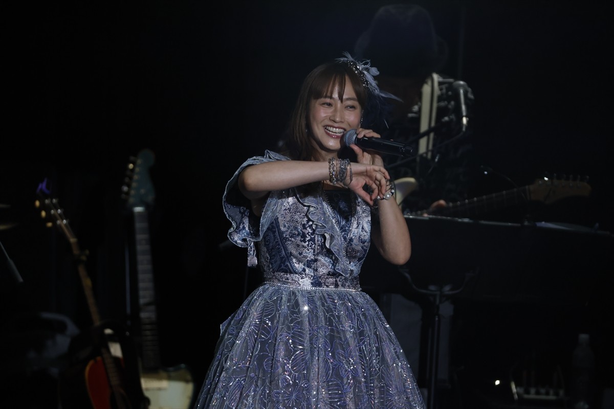 藤本美貴、20周年ライブで夫・庄司智春ヲタ芸リベンジ　モー娘。同期・田中れいなとの不仲説も完全否定