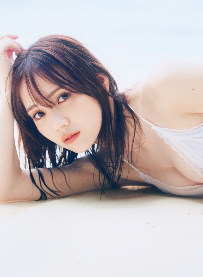 乃木坂46 田村真佑 1st写真集より