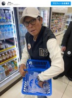 【写真】明石家さんまら芸人たち、コンビニで買い物する姿が再び話題に　「びっくりしちゃう」「さんま軍団のコンビニツアー」