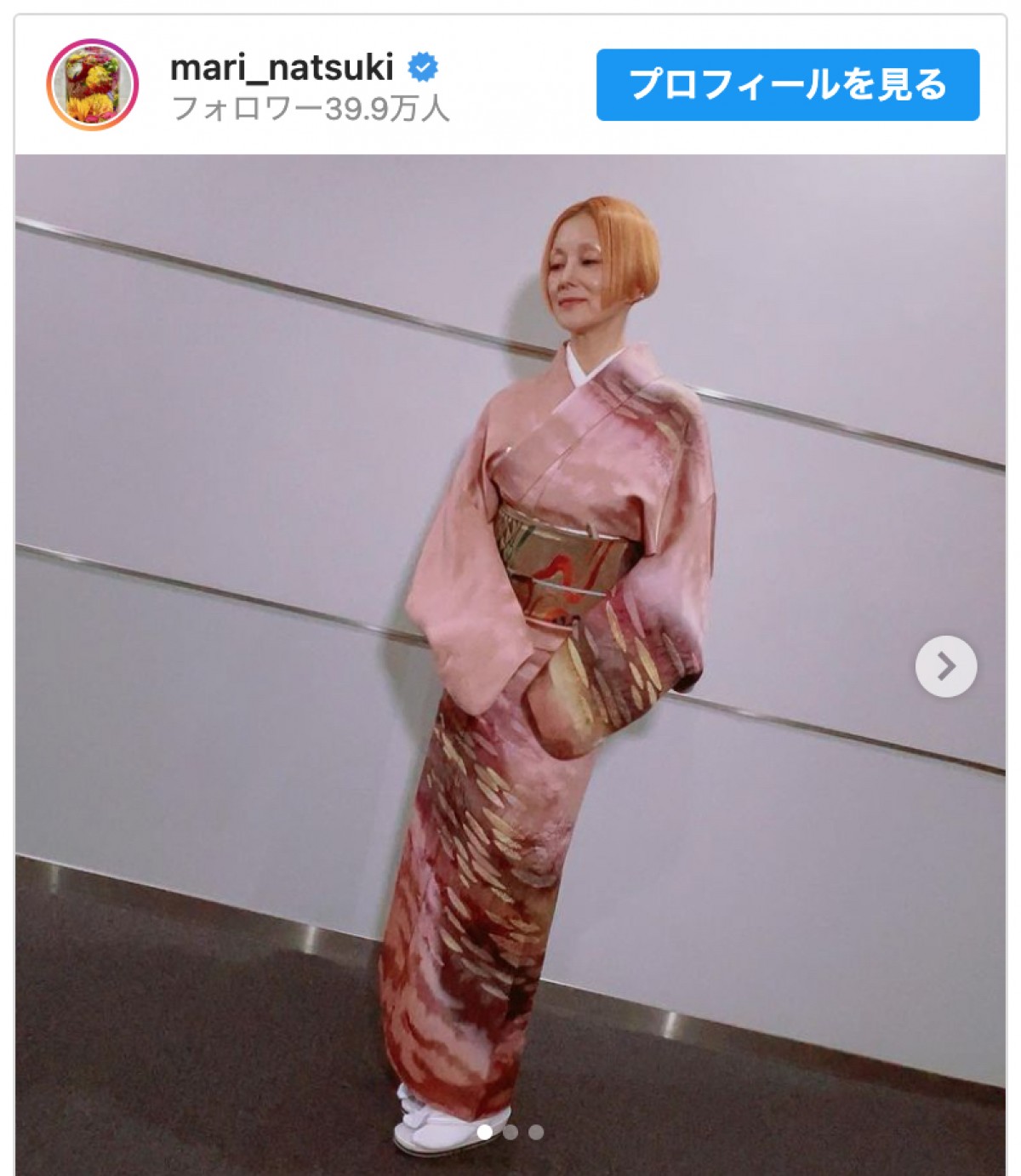 金髪ショートに“夕暮れ色”の着物を合わせた夏木マリ　※「夏木マリ」インスタグラム