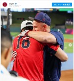 大谷翔平＆同僚マイク・トラウトが熱いハグ　※「エンゼルス」インスタグラム