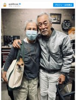 【写真】結城アンナ67歳、夫・岩城滉一72歳との熟年夫婦がラブラブすぎると反響