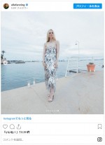 エル・ファニング、大胆ドレスでカンヌに　※「エル・ファニング」インスタグラム