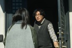 映画『人生に詰んだ元アイドルは、赤の他人のおっさんと住む選択をした』場面写真