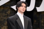 山崎賢人、映画『ゴールデンカムイ』完成披露舞台挨拶に登場