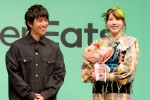 中尾明慶＆仲里依紗、Uber Eats 新CM公開記念「Uber Eats 博士」認定式に登場