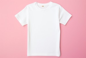 白Tシャツを漂白剤で洗ったら桃色に変色した!?　花王の公式アカウントが理由＆対処方を説明