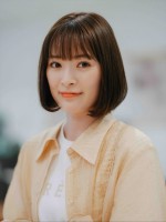 ドラマ『彩香ちゃんは弘子先輩に恋してる』に出演する優希美青