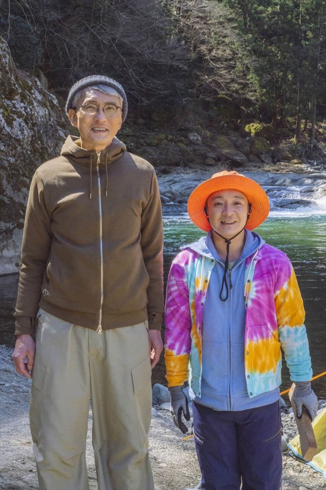 ドラマ『大川と小川の休日捜査』より（左から）松重豊、濱田岳