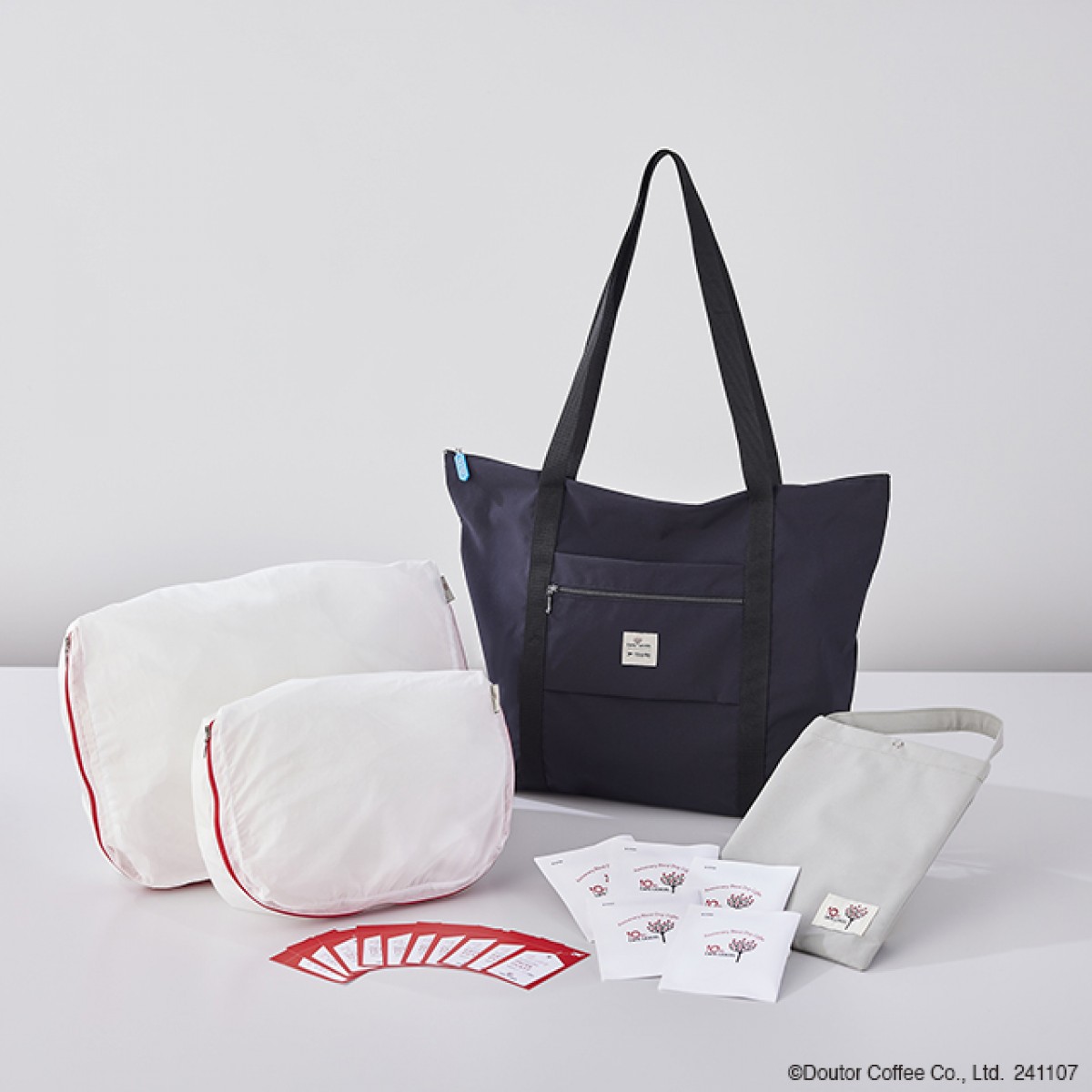 カフェ レクセル「2025 HAPPY BAG」発売へ！ 「TO＆FRO」とコラボしたバッグなどセットに