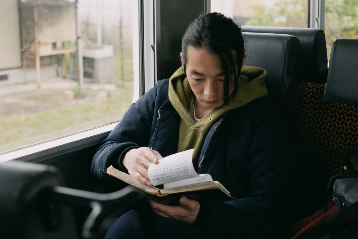 主演・森山未來『大いなる不在』、“監督の実家”で撮影されたシーンがお目見え　緊迫感漂う本編映像公開