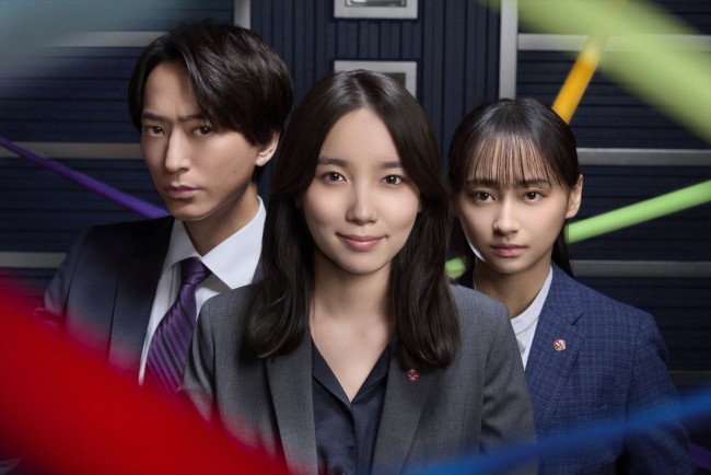 ドラマ『オクトー　～感情捜査官　心野朱梨～Season2』に出演する（左から）浅香航大、主演・飯豊まりえ、影山優佳