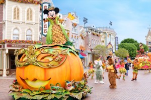 香港ディズニーにハロウィーン到来！　ヒーロー＆ヴィランがペアでパーク初登場