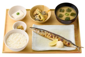 やよい軒「さんまの塩焼定食」今年も登場！　揚げ出し茄子とミニすき焼きの選べる小鉢を用意