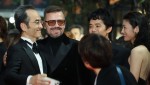 （左から）セルフィーが撮れてご満悦な古舘寛治、マーク・ギル監督、池松壮亮、瀧内公美