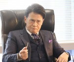 映画『サラリーマン金太郎』に出演する橋本じゅん